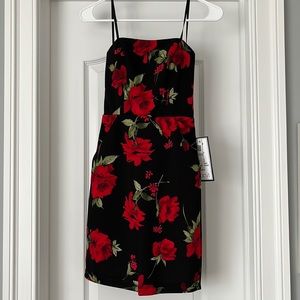 Tight back dress with roses- Macy’s- Size 1/2